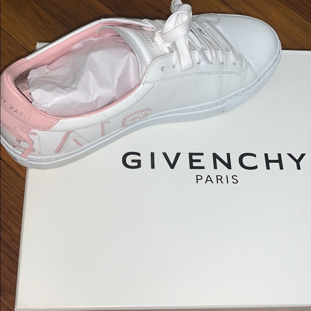 Givenchy Sneakers
